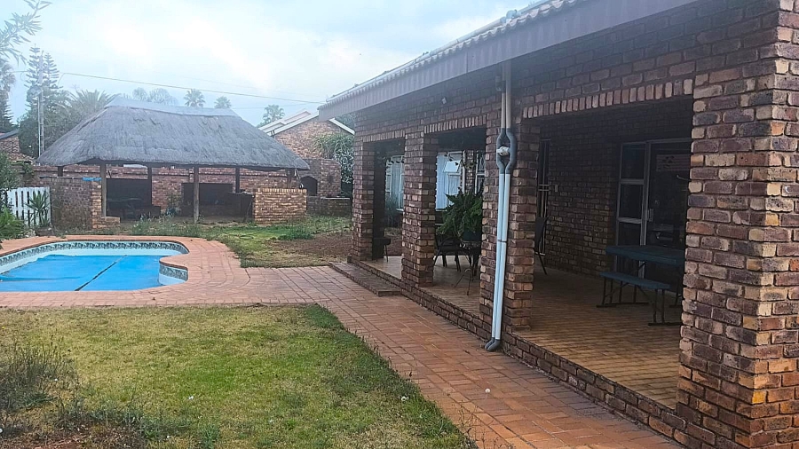 5 Bedroom Property for Sale in Edleen Gauteng