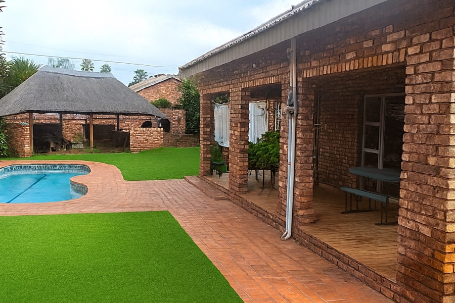 5 Bedroom Property for Sale in Edleen Gauteng