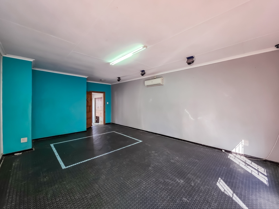 3 Bedroom Property for Sale in Garsfontein Gauteng