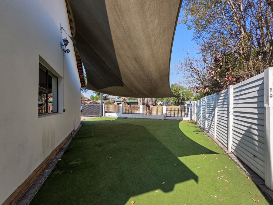 3 Bedroom Property for Sale in Garsfontein Gauteng