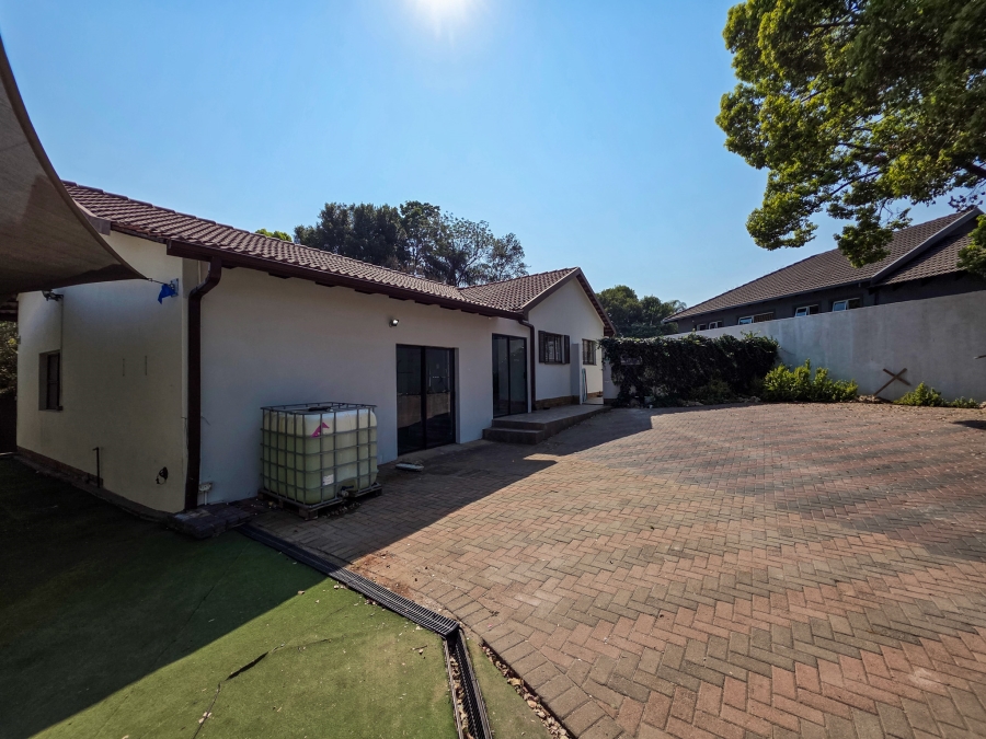 3 Bedroom Property for Sale in Garsfontein Gauteng