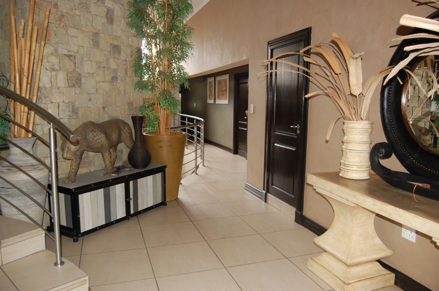 5 Bedroom Property for Sale in Featherbrooke Estate Gauteng