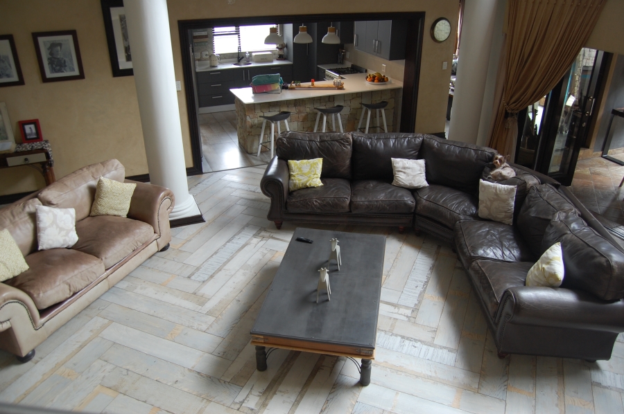5 Bedroom Property for Sale in Featherbrooke Estate Gauteng