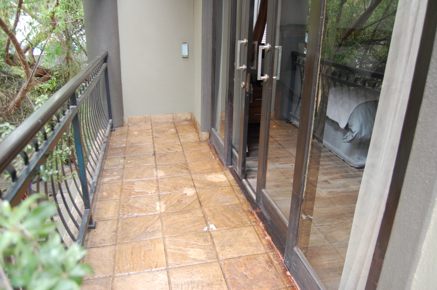 5 Bedroom Property for Sale in Featherbrooke Estate Gauteng