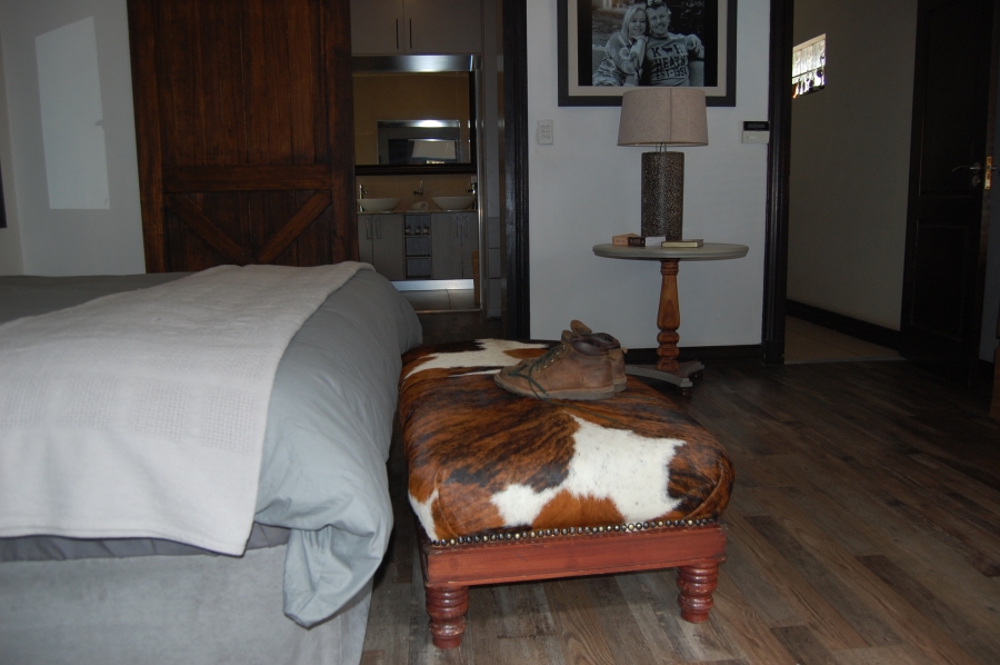 5 Bedroom Property for Sale in Featherbrooke Estate Gauteng