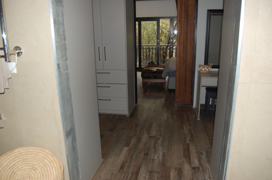 5 Bedroom Property for Sale in Featherbrooke Estate Gauteng