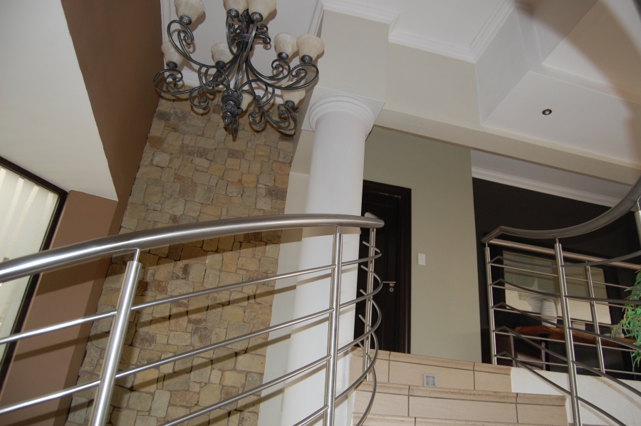 5 Bedroom Property for Sale in Featherbrooke Estate Gauteng