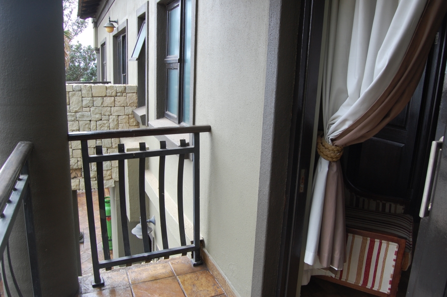 5 Bedroom Property for Sale in Featherbrooke Estate Gauteng