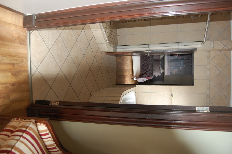 5 Bedroom Property for Sale in Featherbrooke Estate Gauteng