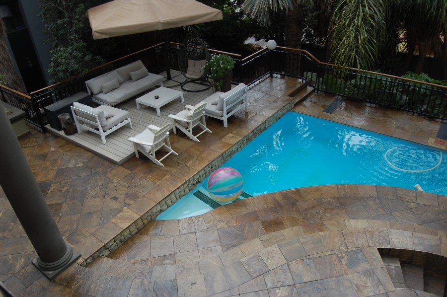5 Bedroom Property for Sale in Featherbrooke Estate Gauteng