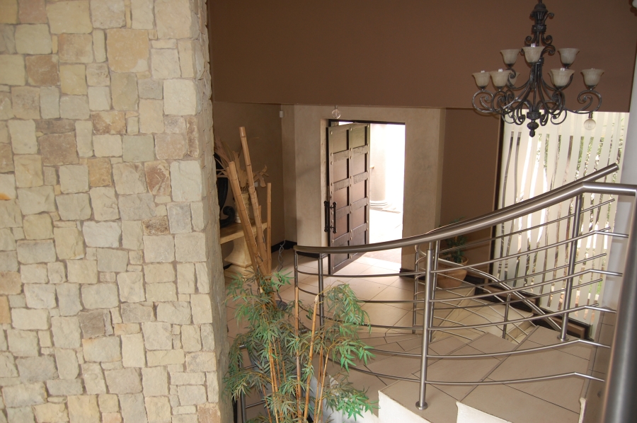 5 Bedroom Property for Sale in Featherbrooke Estate Gauteng