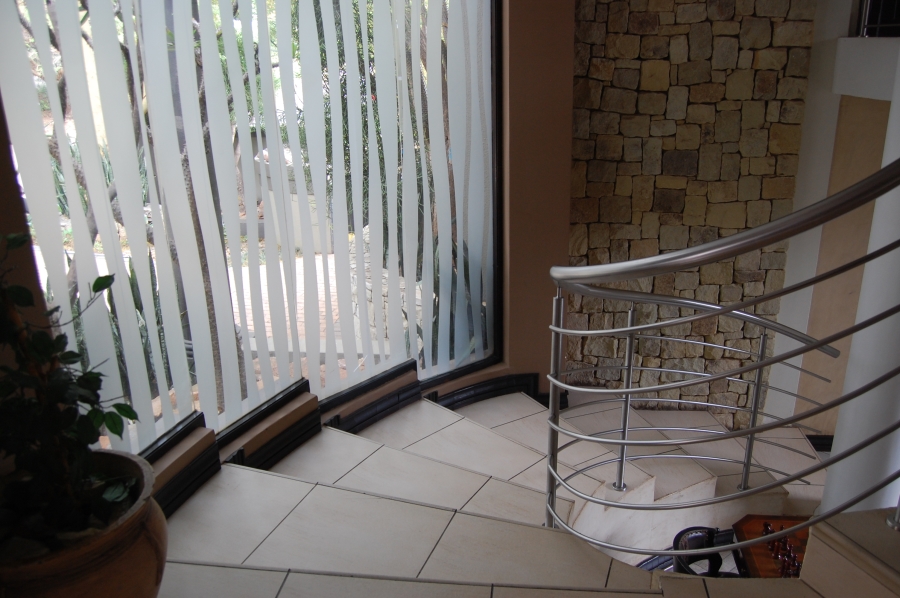 5 Bedroom Property for Sale in Featherbrooke Estate Gauteng