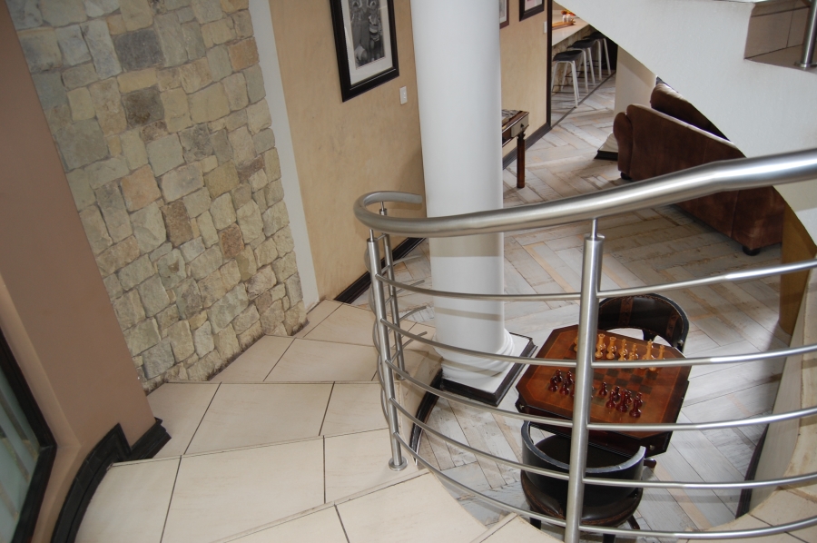 5 Bedroom Property for Sale in Featherbrooke Estate Gauteng