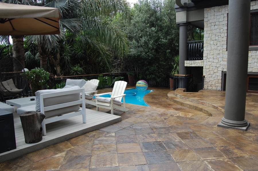 5 Bedroom Property for Sale in Featherbrooke Estate Gauteng