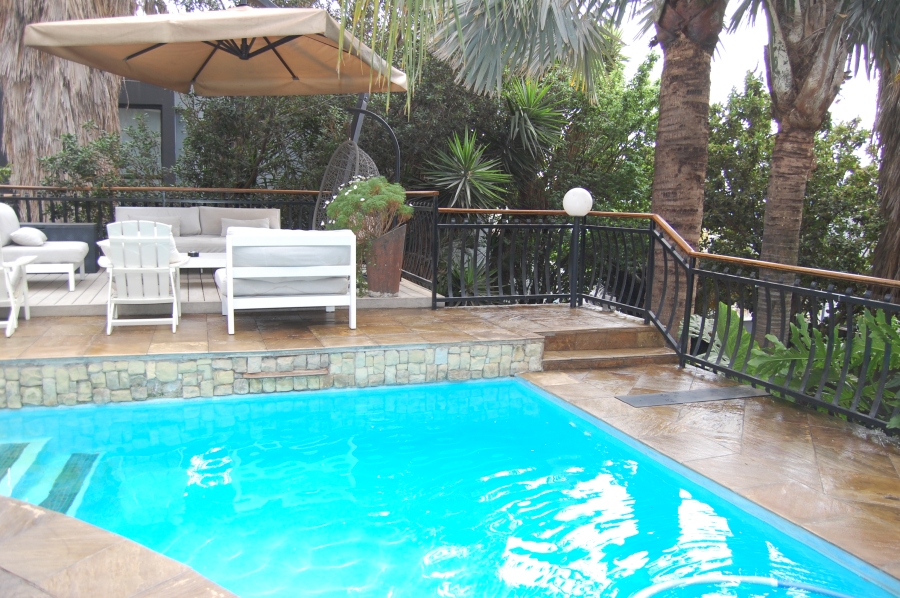 5 Bedroom Property for Sale in Featherbrooke Estate Gauteng