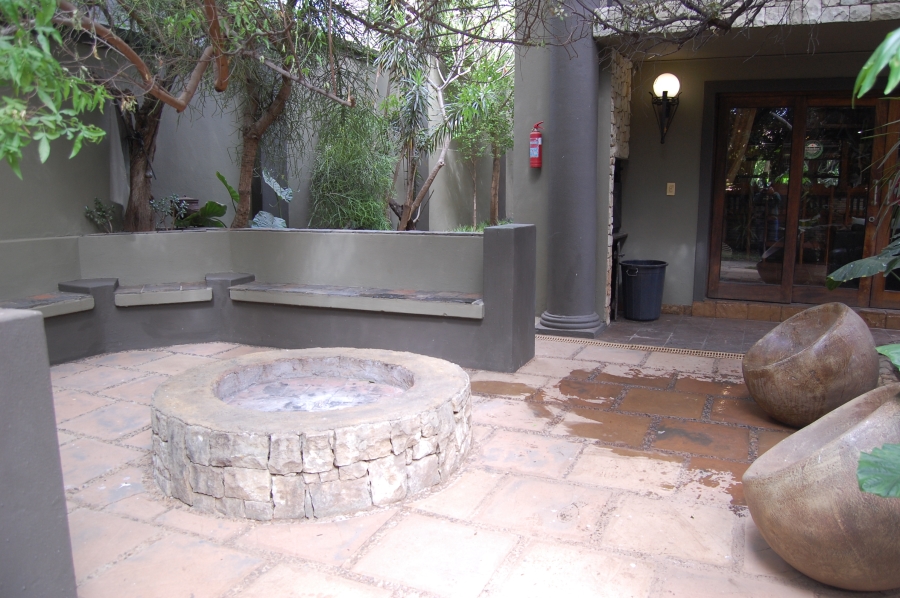 5 Bedroom Property for Sale in Featherbrooke Estate Gauteng