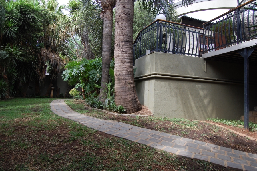 5 Bedroom Property for Sale in Featherbrooke Estate Gauteng