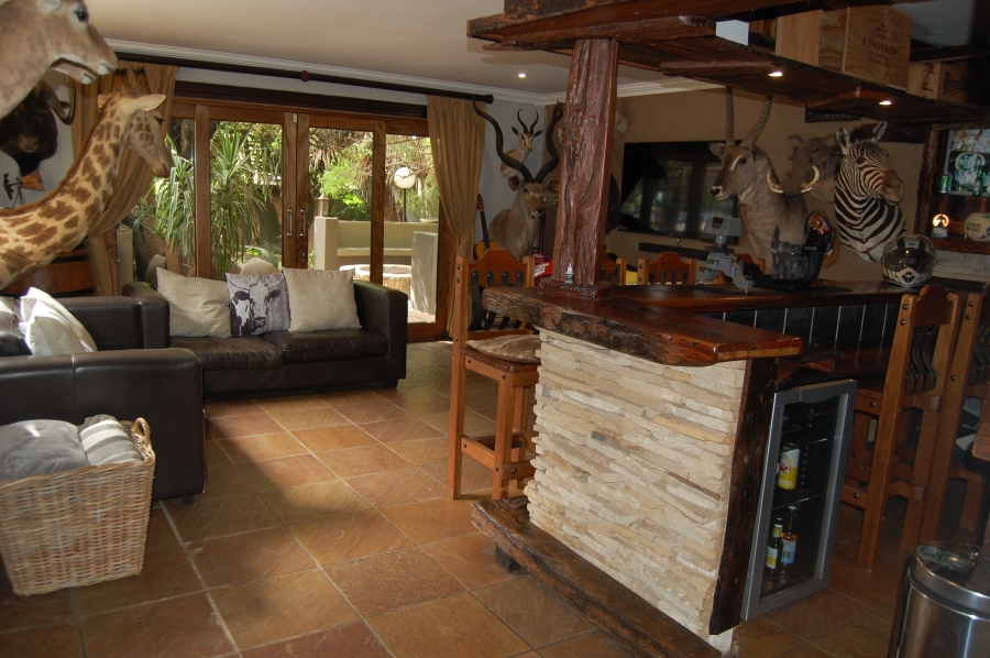 5 Bedroom Property for Sale in Featherbrooke Estate Gauteng