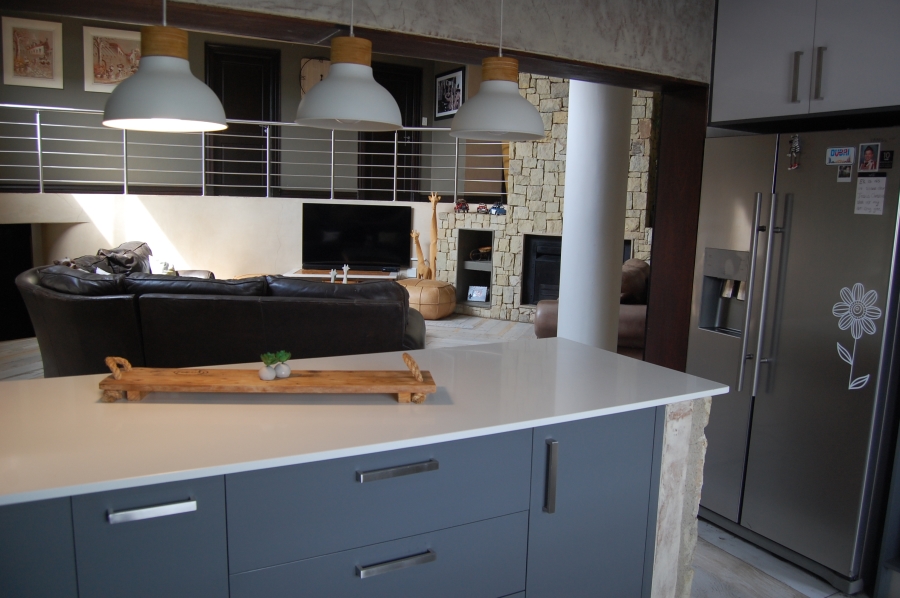5 Bedroom Property for Sale in Featherbrooke Estate Gauteng