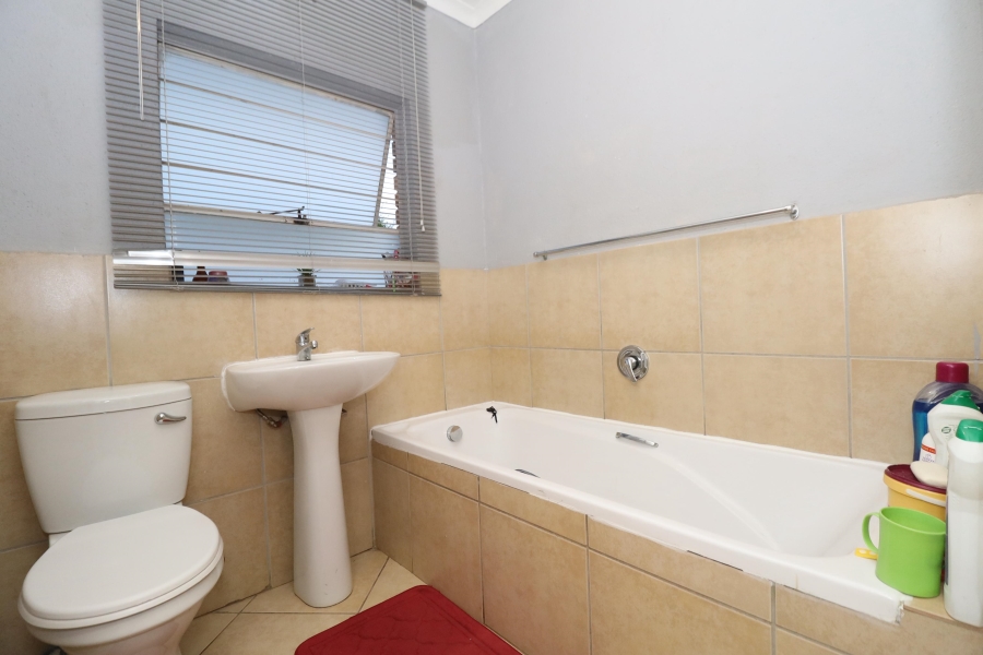 3 Bedroom Property for Sale in Witpoortjie Gauteng