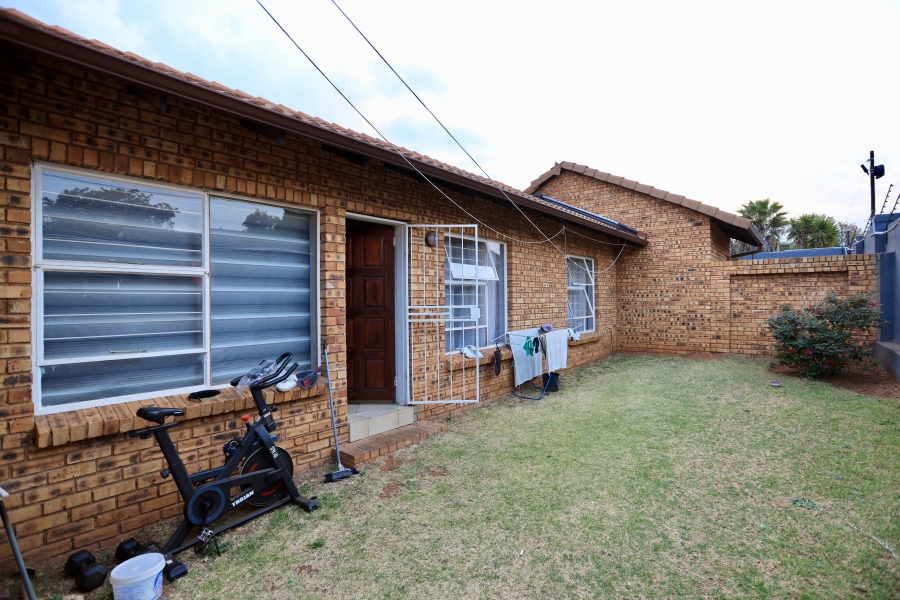 3 Bedroom Property for Sale in Witpoortjie Gauteng