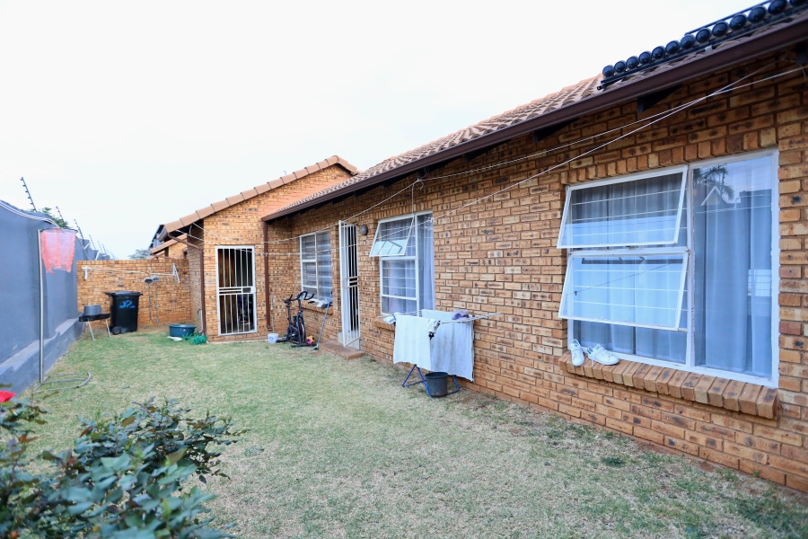 3 Bedroom Property for Sale in Witpoortjie Gauteng