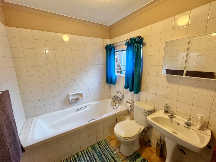 3 Bedroom Property for Sale in Elardus Park Gauteng