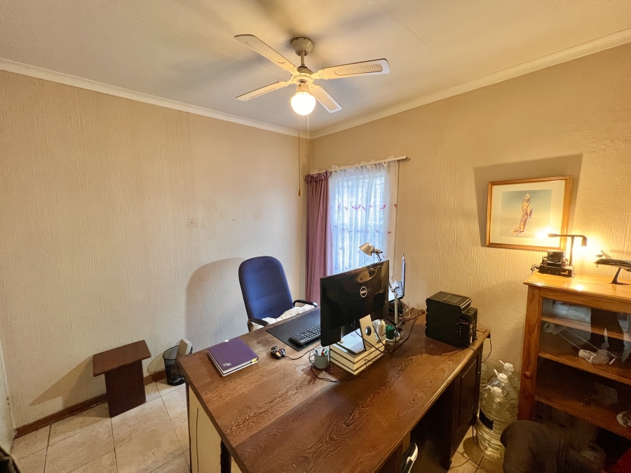 3 Bedroom Property for Sale in Elardus Park Gauteng