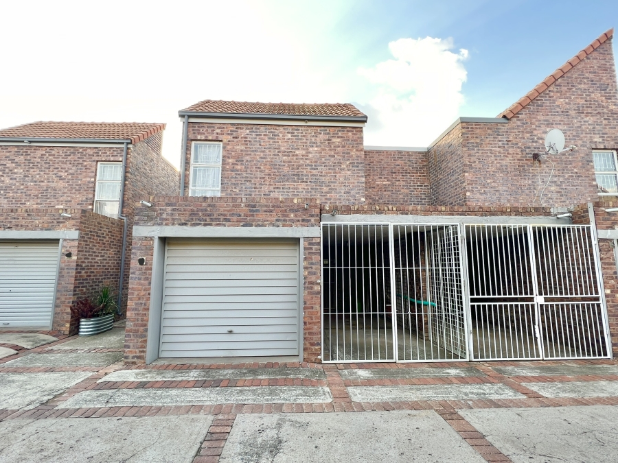 3 Bedroom Property for Sale in Elardus Park Gauteng