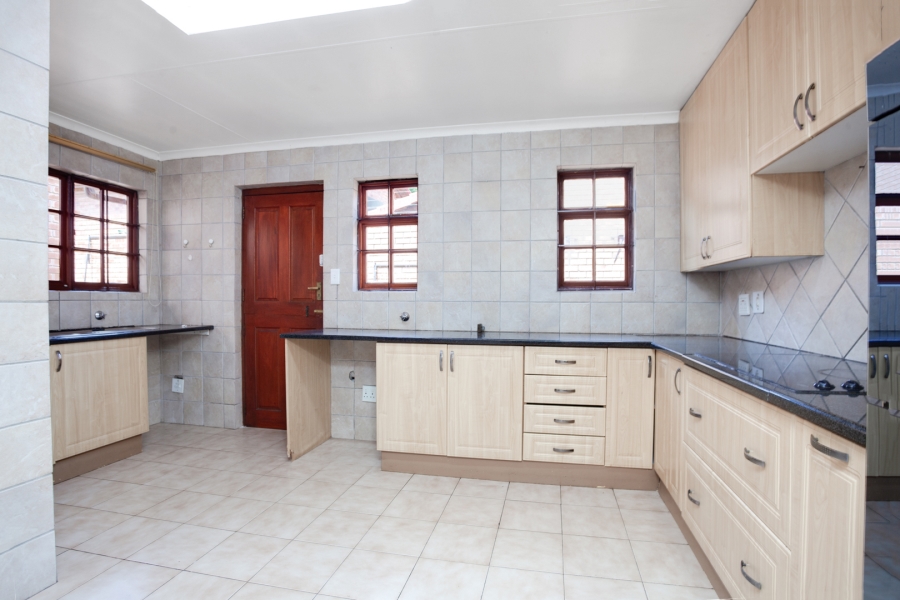 To Let 4 Bedroom Property for Rent in Rivonia Gauteng