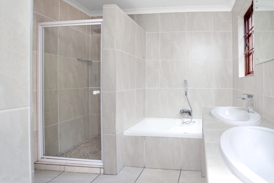 To Let 4 Bedroom Property for Rent in Rivonia Gauteng