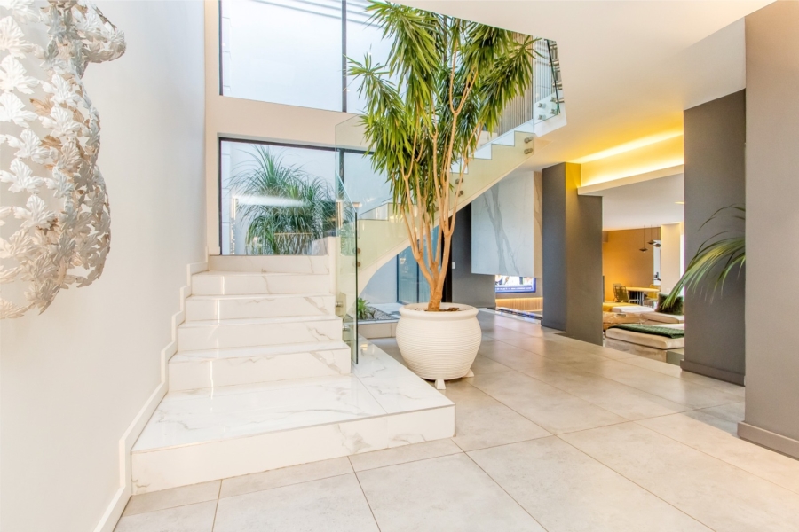 5 Bedroom Property for Sale in Dainfern Golf Estate Gauteng