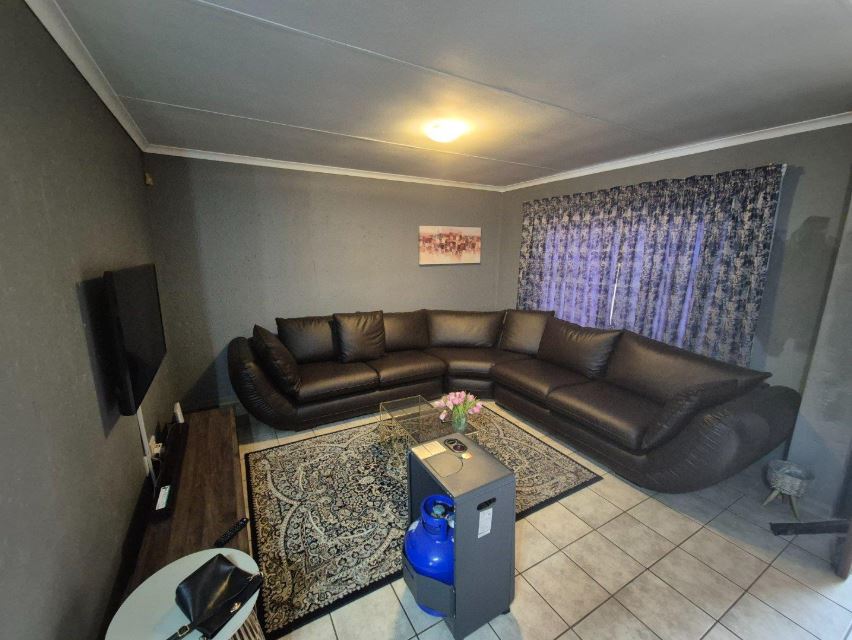 2 Bedroom Property for Sale in Minnebron Gauteng