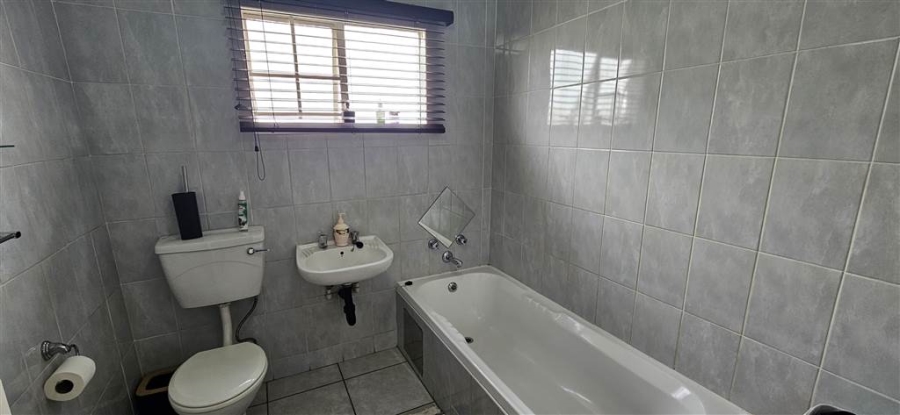 2 Bedroom Property for Sale in Meyersdal Gauteng