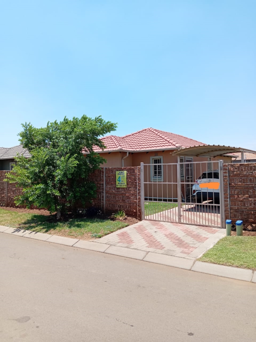 To Let 3 Bedroom Property for Rent in Sky City Gauteng