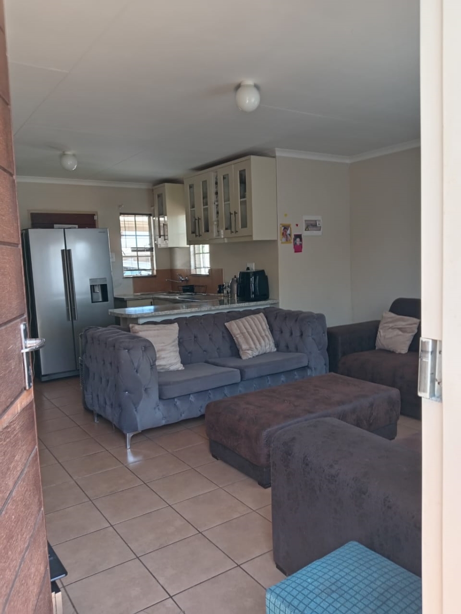 To Let 3 Bedroom Property for Rent in Sky City Gauteng