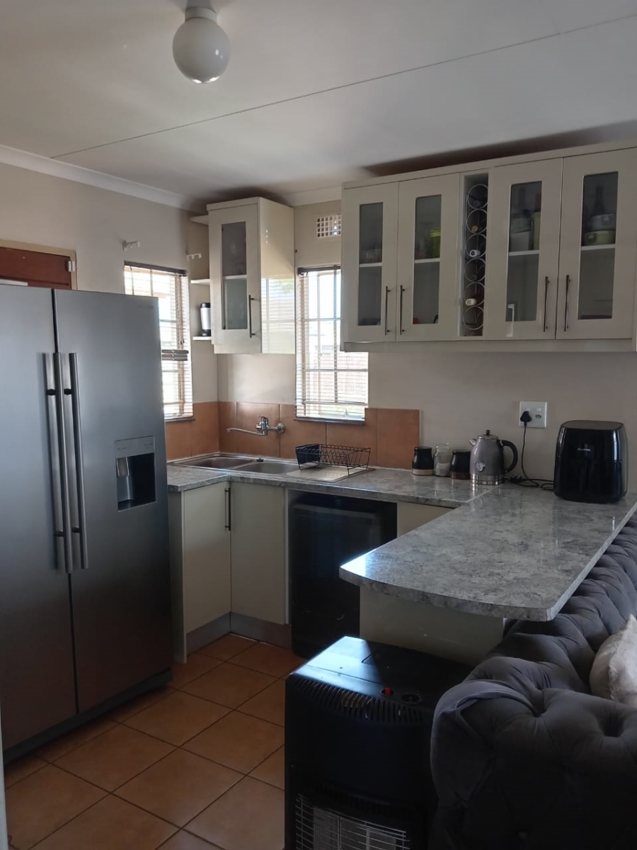 To Let 3 Bedroom Property for Rent in Sky City Gauteng
