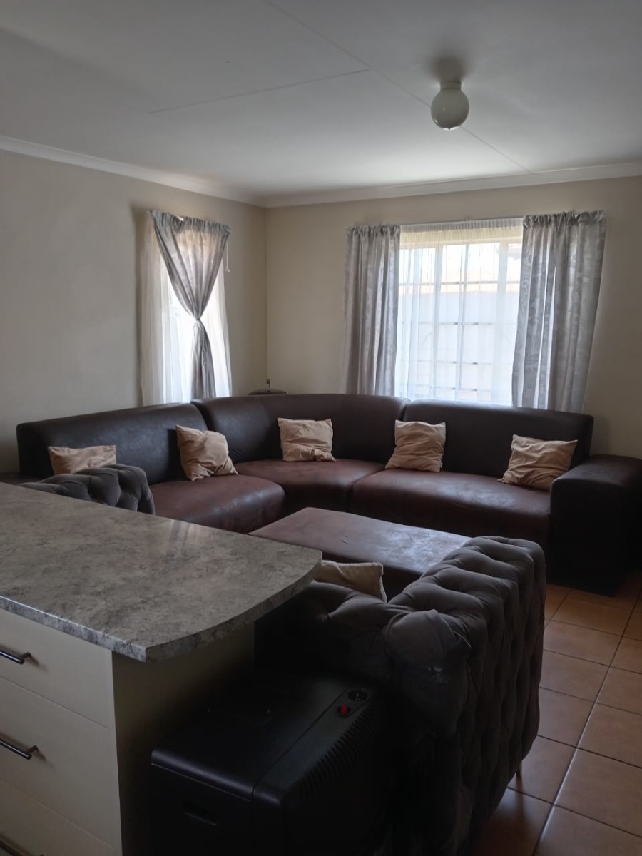 To Let 3 Bedroom Property for Rent in Sky City Gauteng