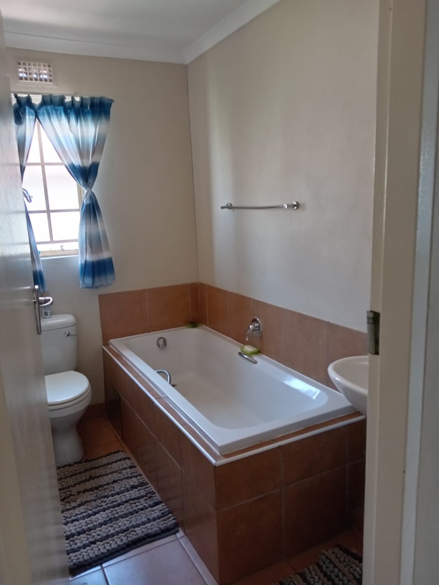 To Let 3 Bedroom Property for Rent in Sky City Gauteng