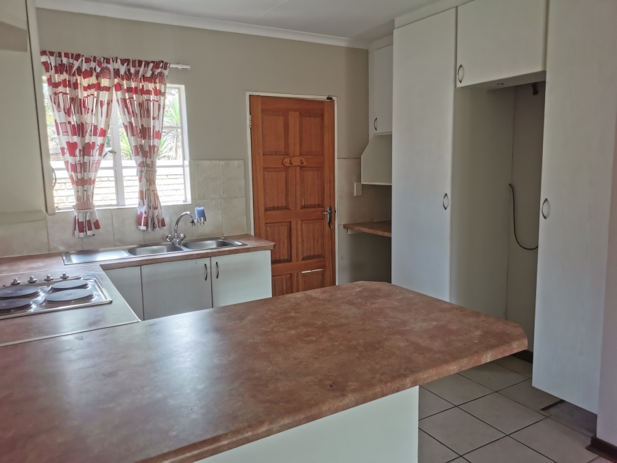 3 Bedroom Property for Sale in Honeydew Manor Gauteng