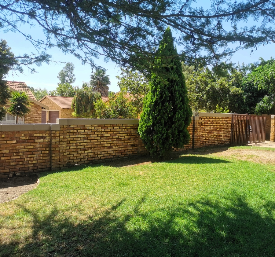 3 Bedroom Property for Sale in Honeydew Manor Gauteng