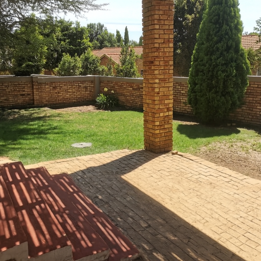 3 Bedroom Property for Sale in Honeydew Manor Gauteng