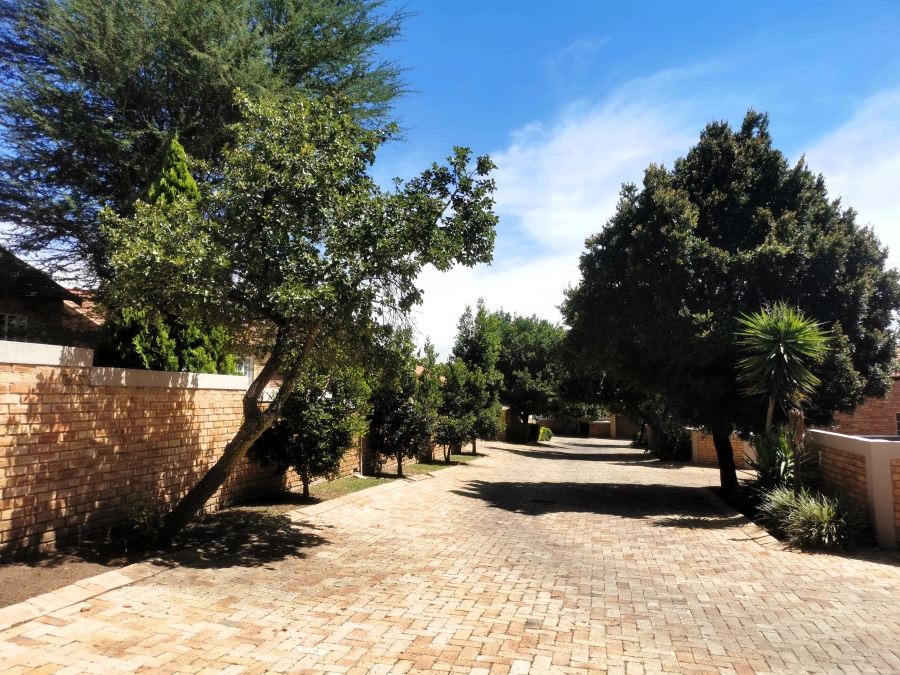 3 Bedroom Property for Sale in Honeydew Manor Gauteng