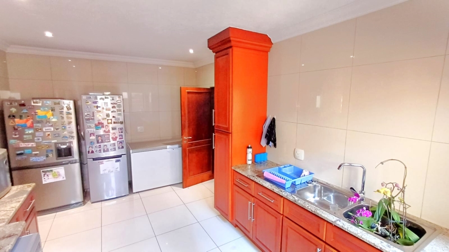 5 Bedroom Property for Sale in Centurion Golf Estate Gauteng
