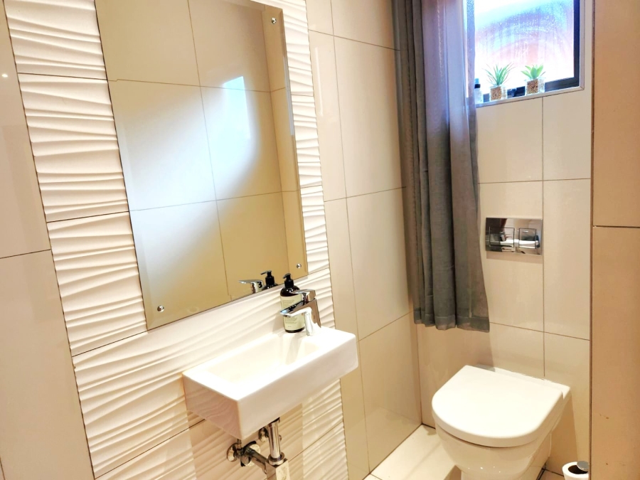 5 Bedroom Property for Sale in Centurion Golf Estate Gauteng