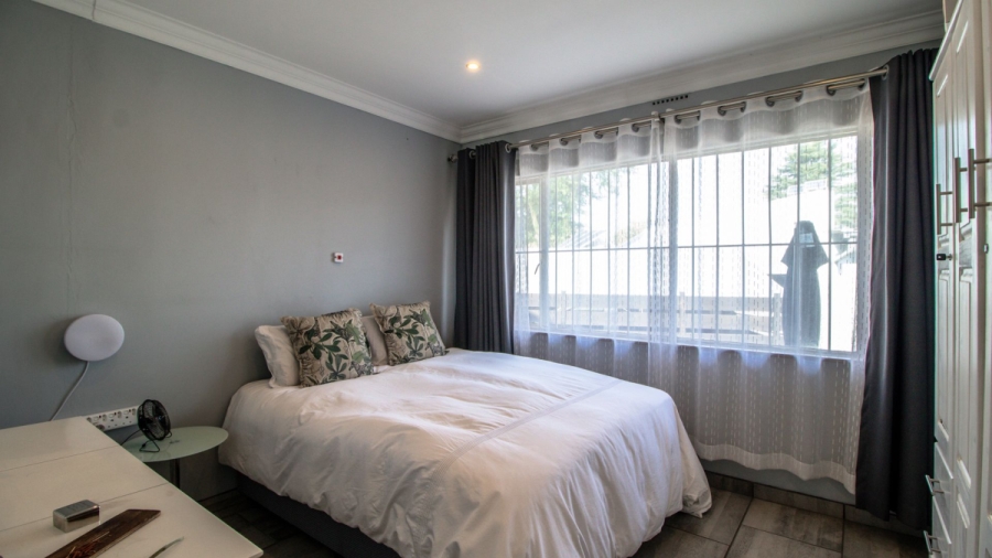6 Bedroom Property for Sale in Dowerglen Gauteng