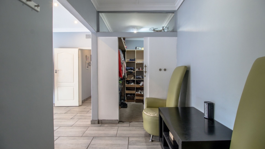 6 Bedroom Property for Sale in Dowerglen Gauteng