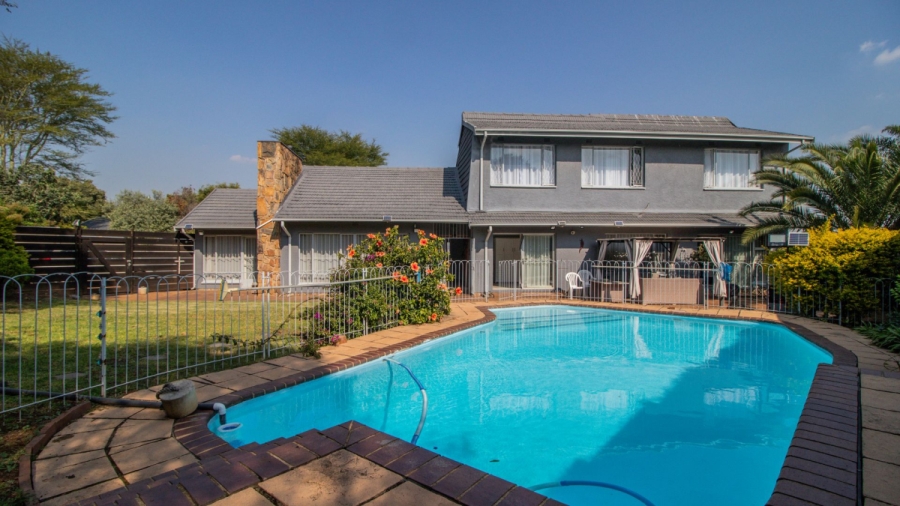6 Bedroom Property for Sale in Dowerglen Gauteng