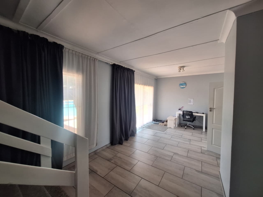 6 Bedroom Property for Sale in Dowerglen Gauteng