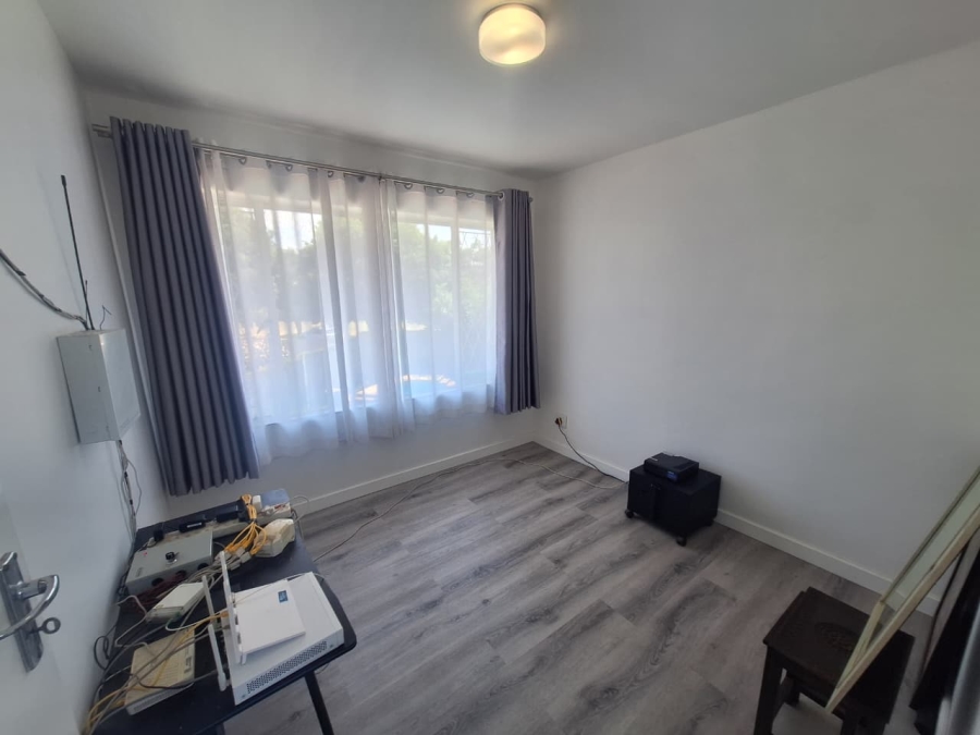 6 Bedroom Property for Sale in Dowerglen Gauteng